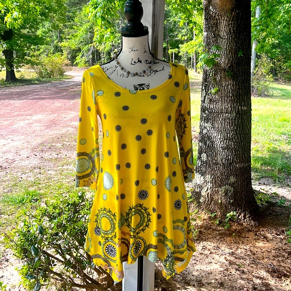 Top symmetric style - Picture 2 of 6